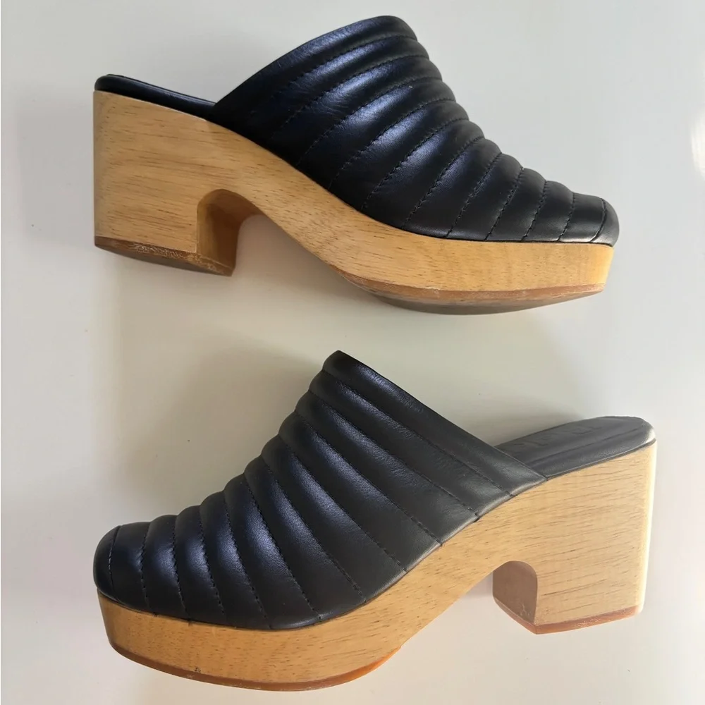 Belkina Ribbed Clog in Black - Picture 1 of 6